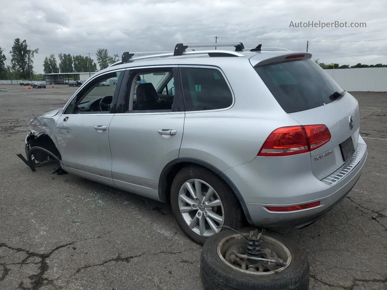 2014 Volkswagen Touareg V6 Silver vin: WVGEF9BPXED012249