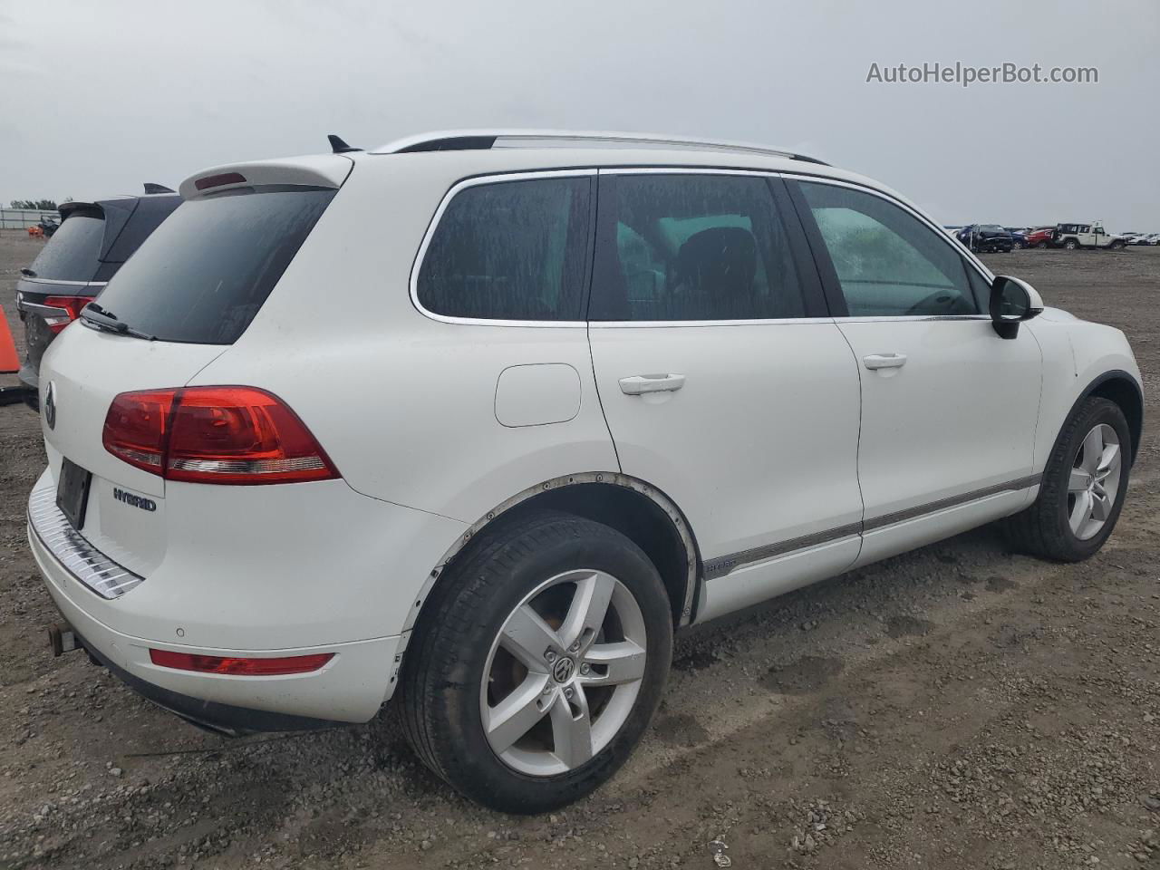 2012 Volkswagen Touareg Hybrid White vin: WVGEG9BP3CD008019