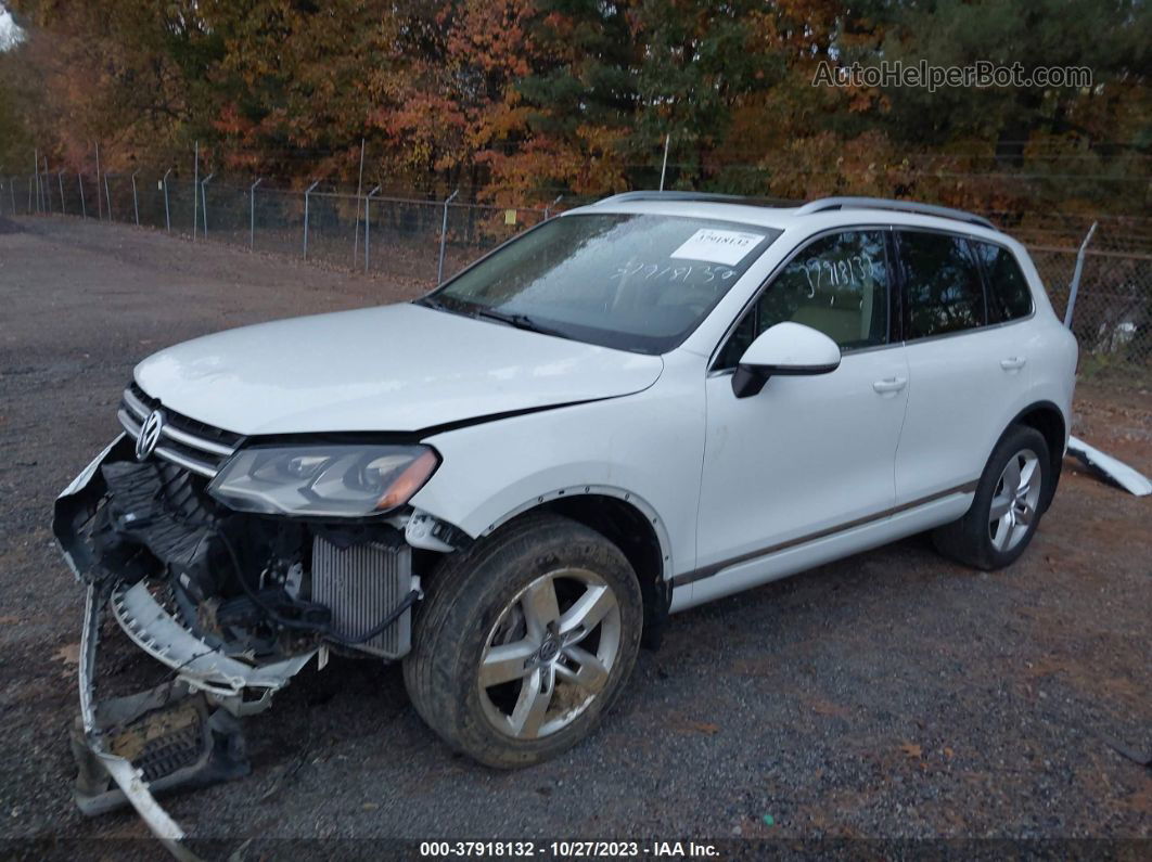 2012 Volkswagen Touareg Lux Белый vin: WVGEK9BP2CD007880