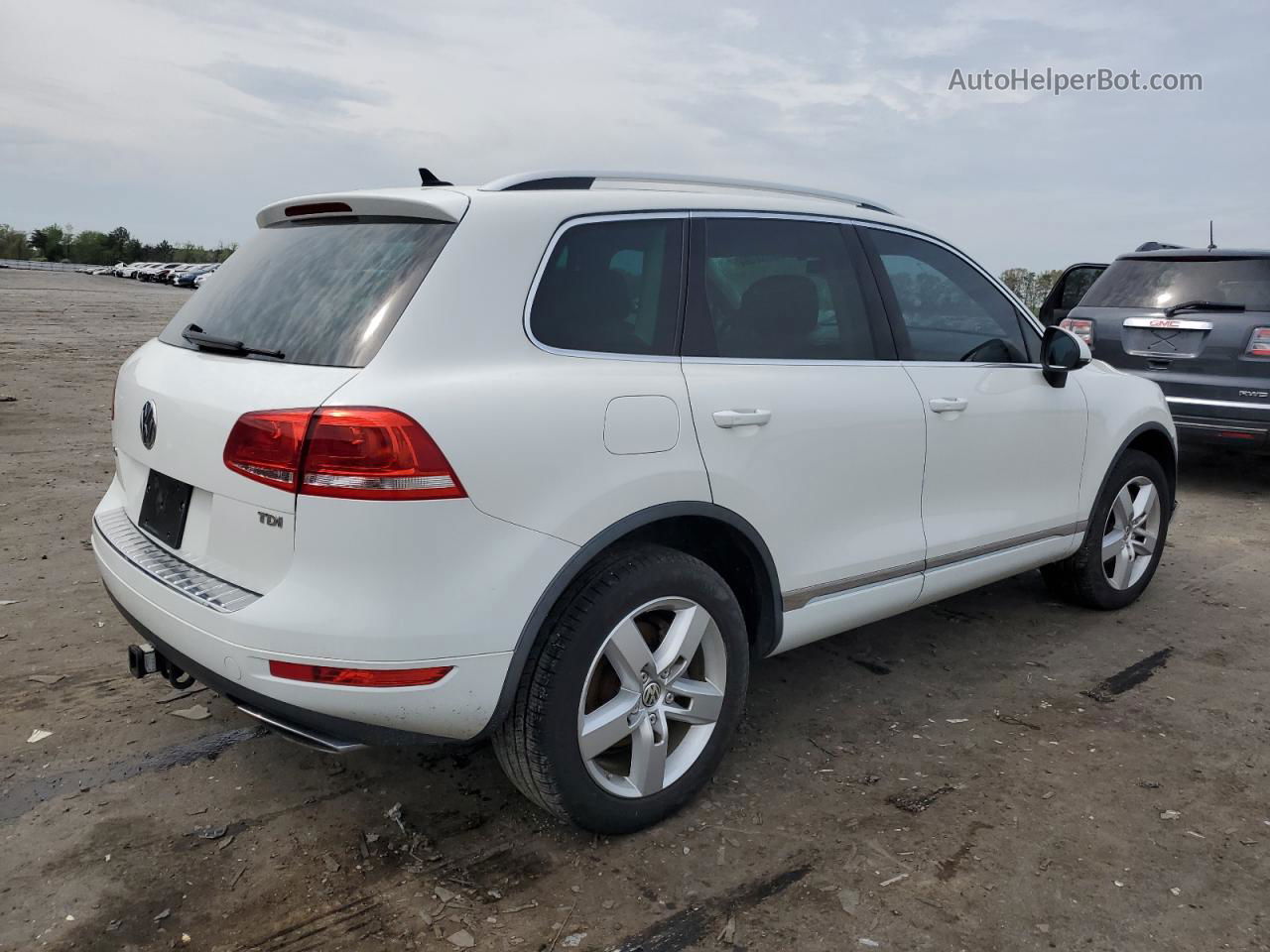 2014 Volkswagen Touareg V6 Tdi White vin: WVGEP9BP1ED006322