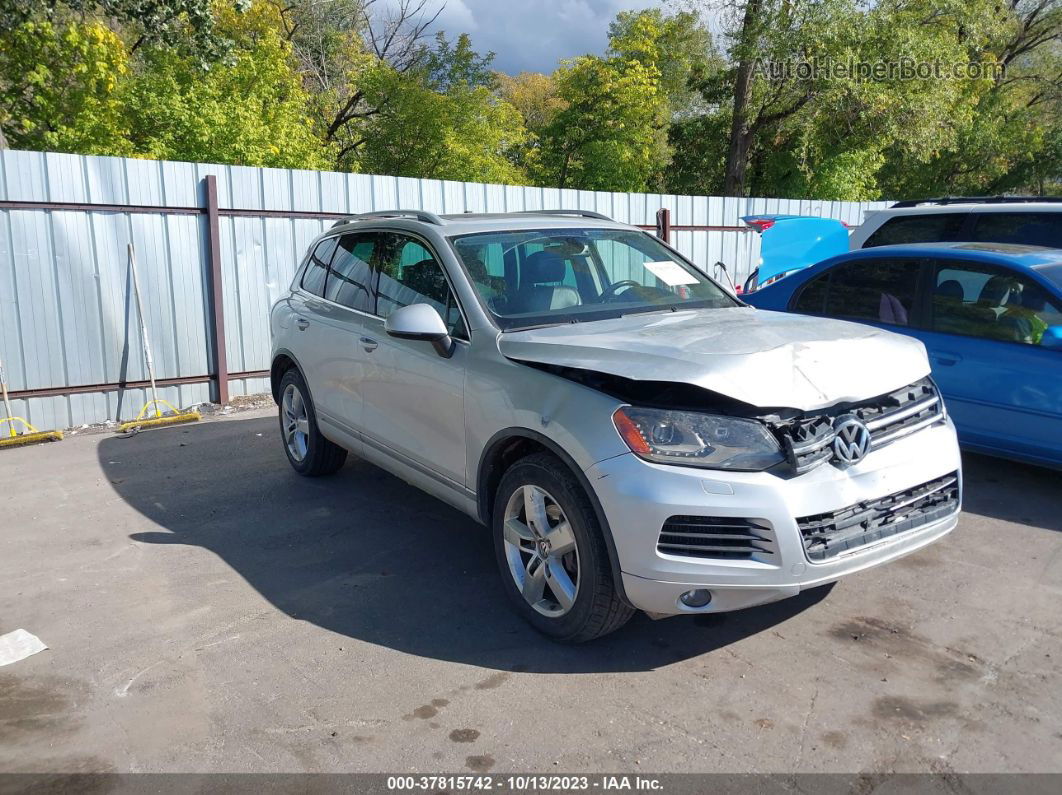 2013 Volkswagen Touareg Lux Silver vin: WVGEP9BP2DD006473