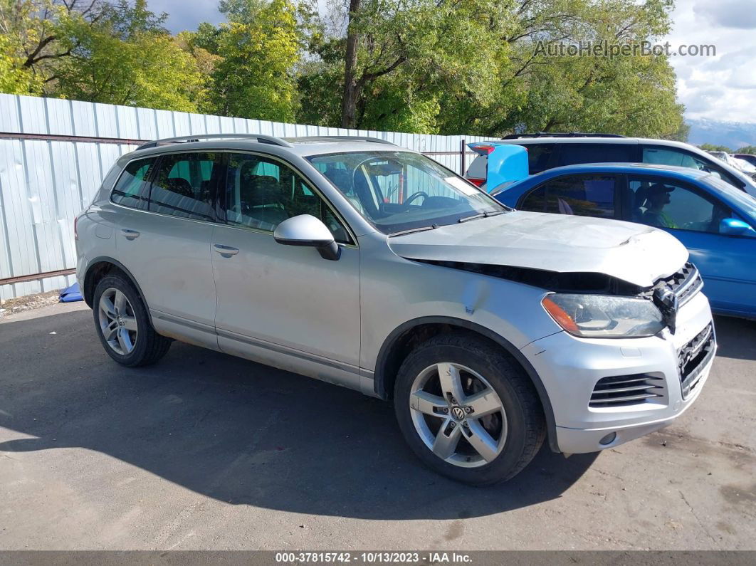 2013 Volkswagen Touareg Lux Silver vin: WVGEP9BP2DD006473