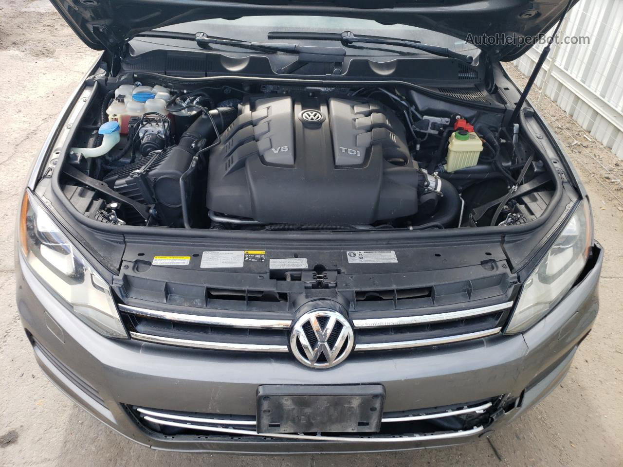 2014 Volkswagen Touareg V6 Tdi Gray vin: WVGEP9BP3ED011974