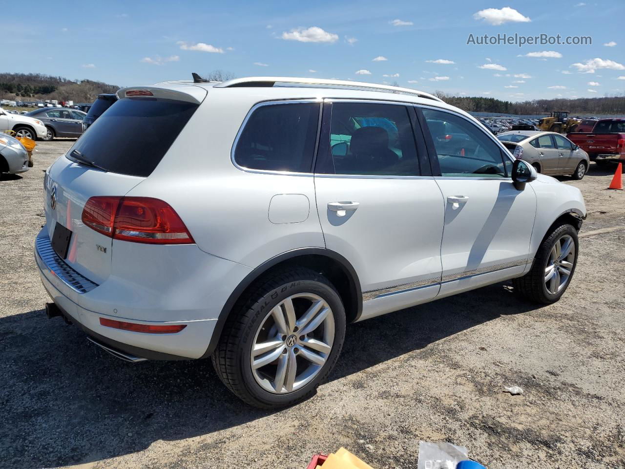 2013 Volkswagen Touareg V6 Tdi White vin: WVGEP9BP5DD003762