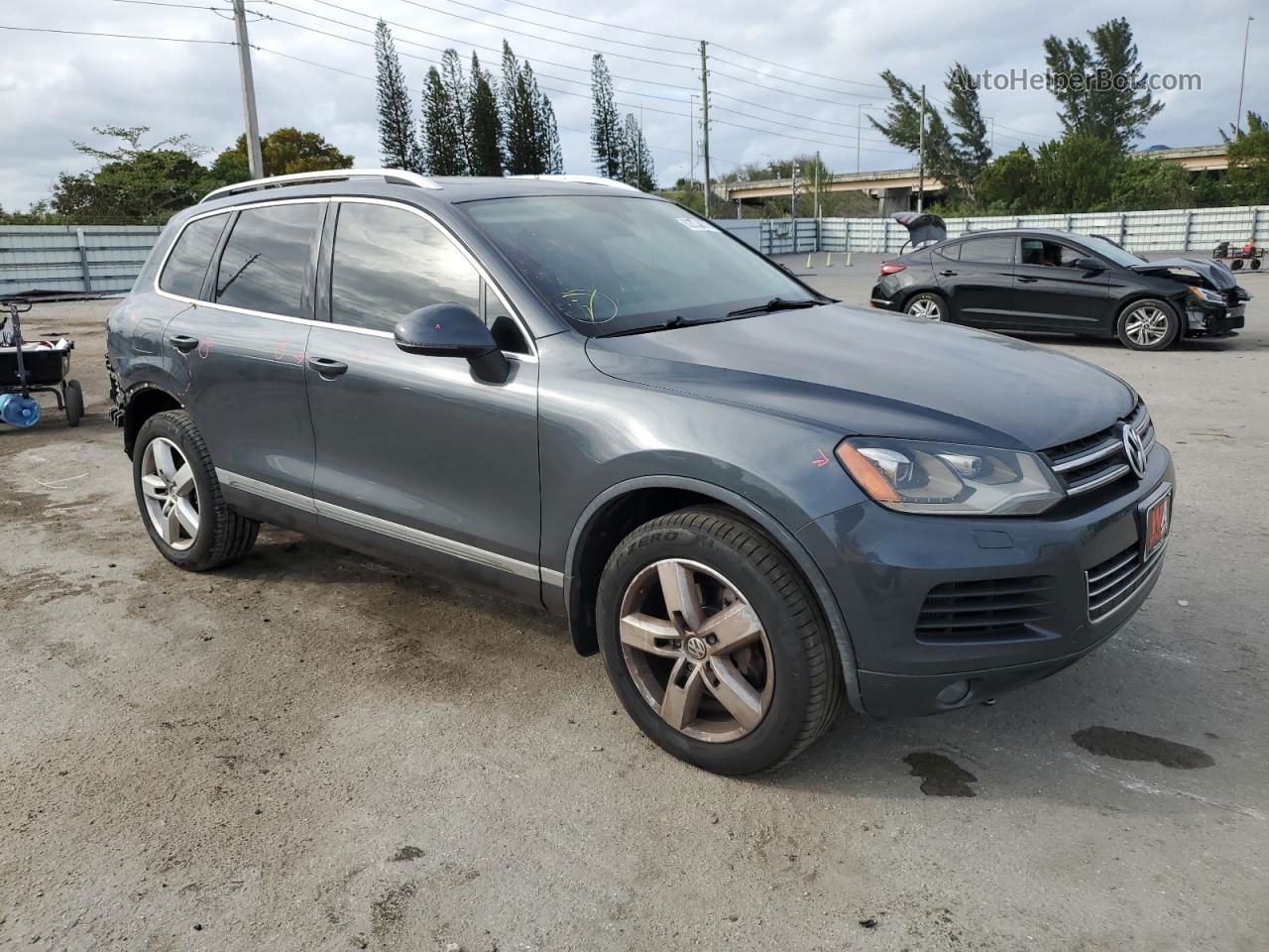 2013 Volkswagen Touareg V6 Tdi Gray vin: WVGEP9BP9DD010603