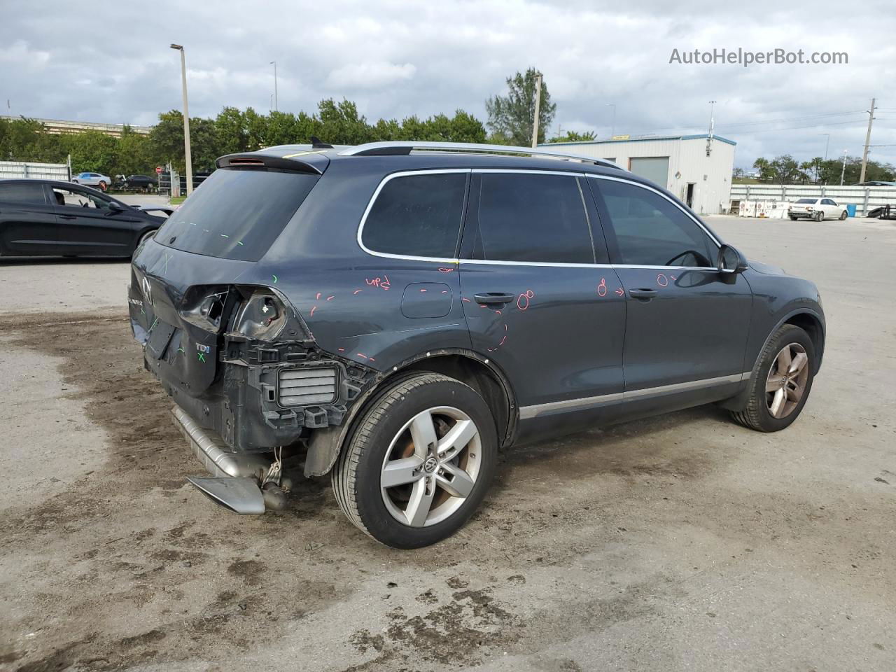 2013 Volkswagen Touareg V6 Tdi Gray vin: WVGEP9BP9DD010603