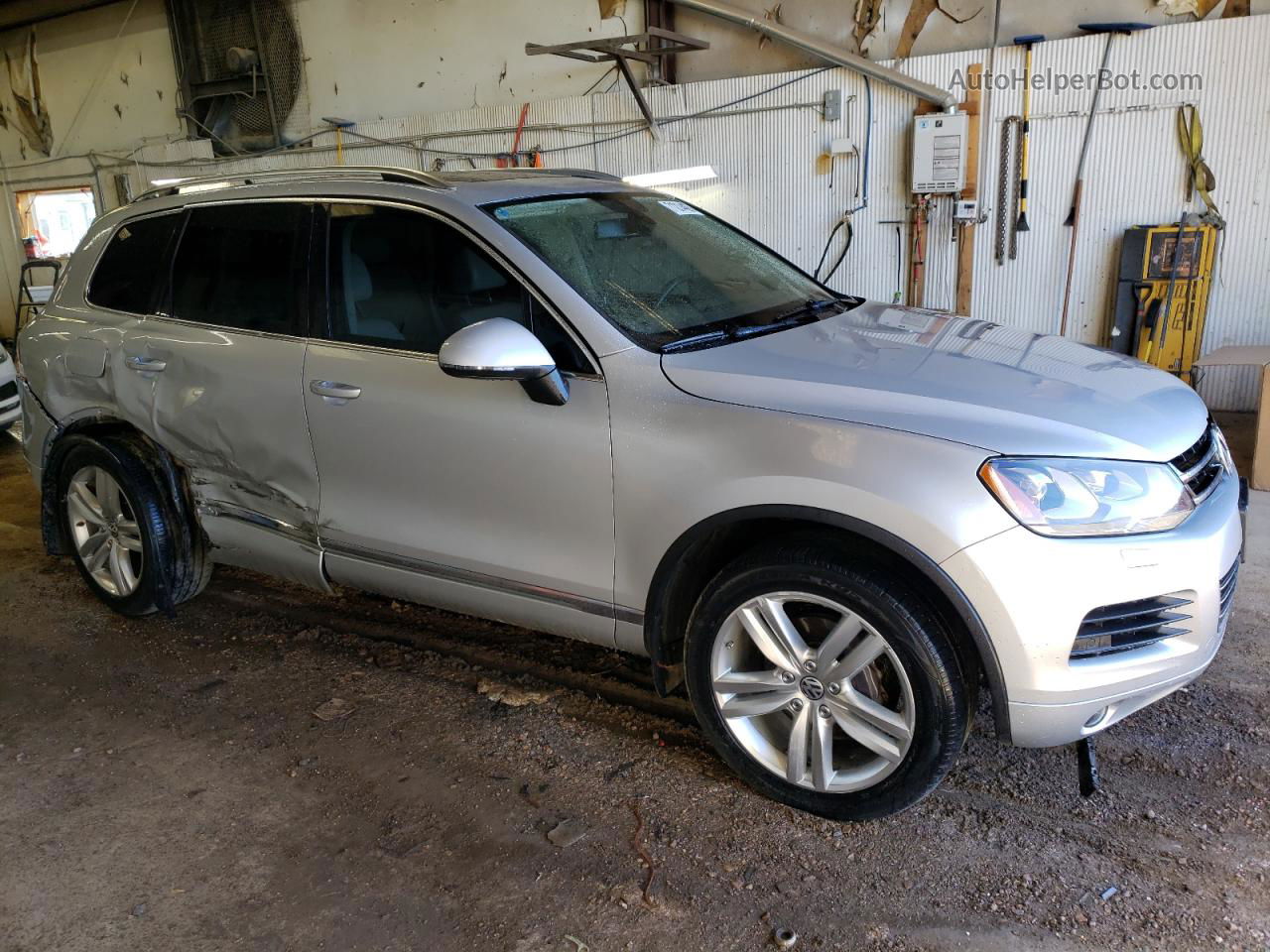 2013 Volkswagen Touareg V6 Tdi Silver vin: WVGEP9BP9DD011749