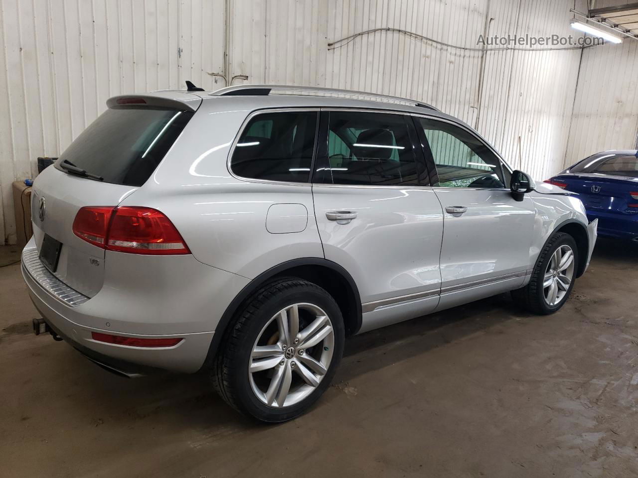 2012 Volkswagen Touareg V6 Silver vin: WVGFF9BP5CD002312