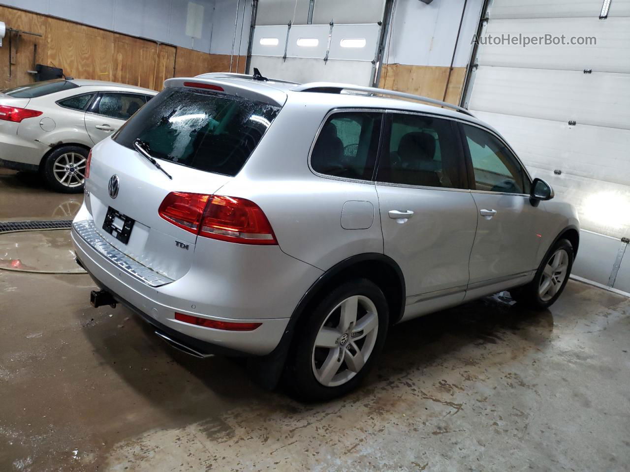 2012 Volkswagen Touareg V6 Tdi Silver vin: WVGFK9BP0CD003587