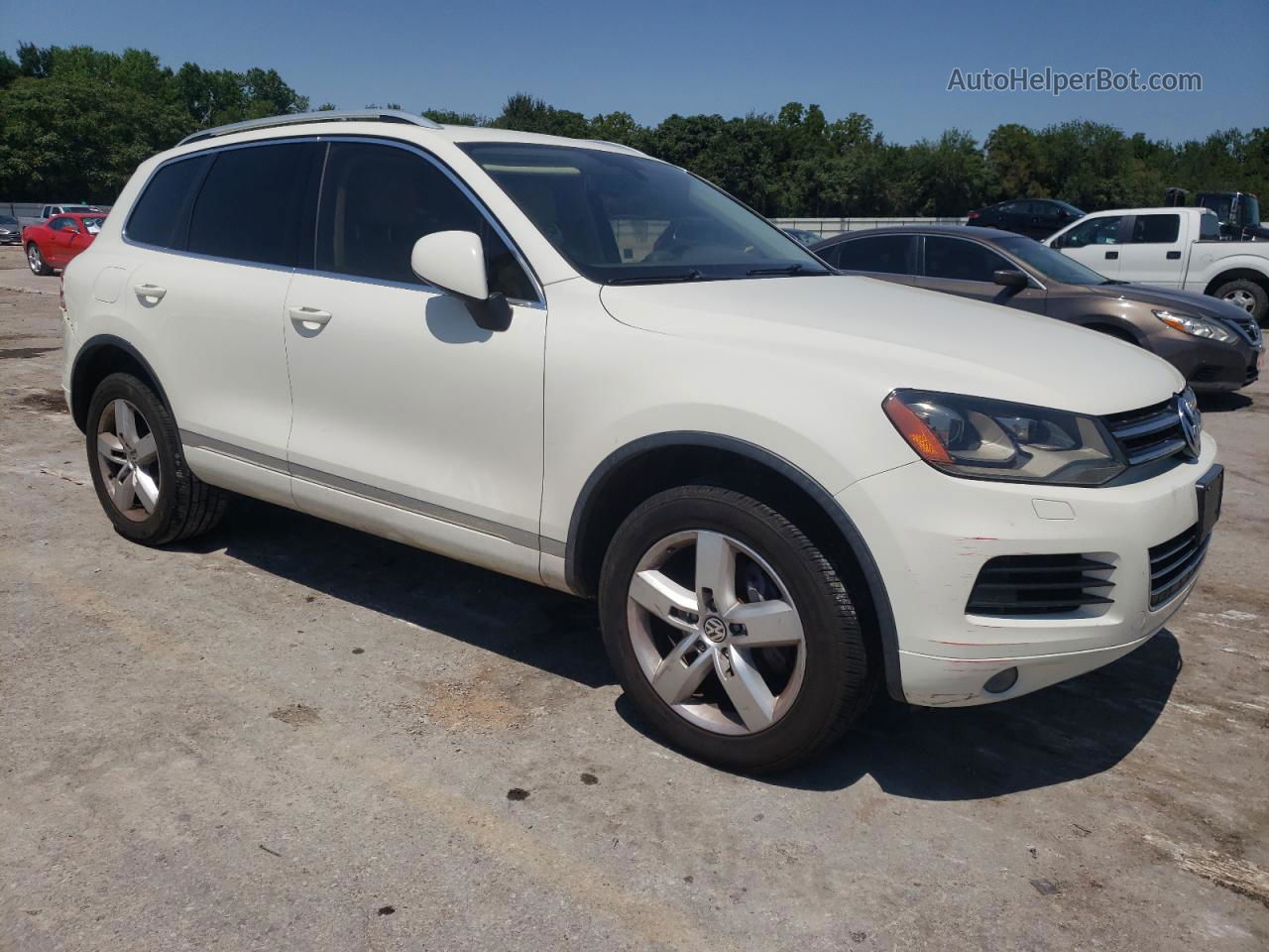 2012 Volkswagen Touareg V6 Tdi White vin: WVGFK9BP6CD000435