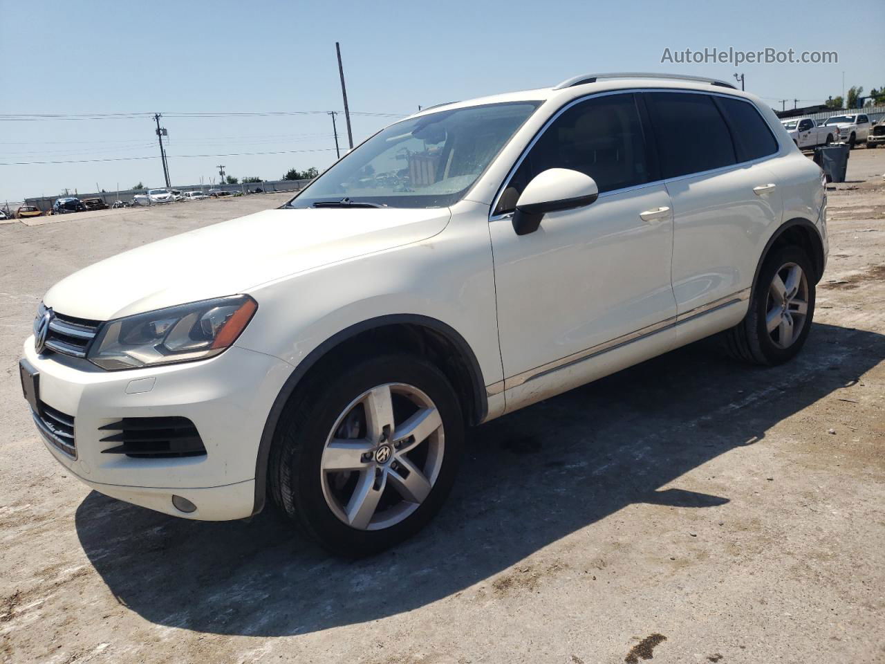 2012 Volkswagen Touareg V6 Tdi White vin: WVGFK9BP6CD000435