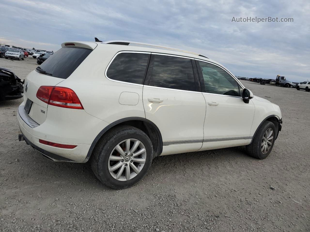 2012 Volkswagen Touareg V6 Tdi White vin: WVGFK9BP8CD002803