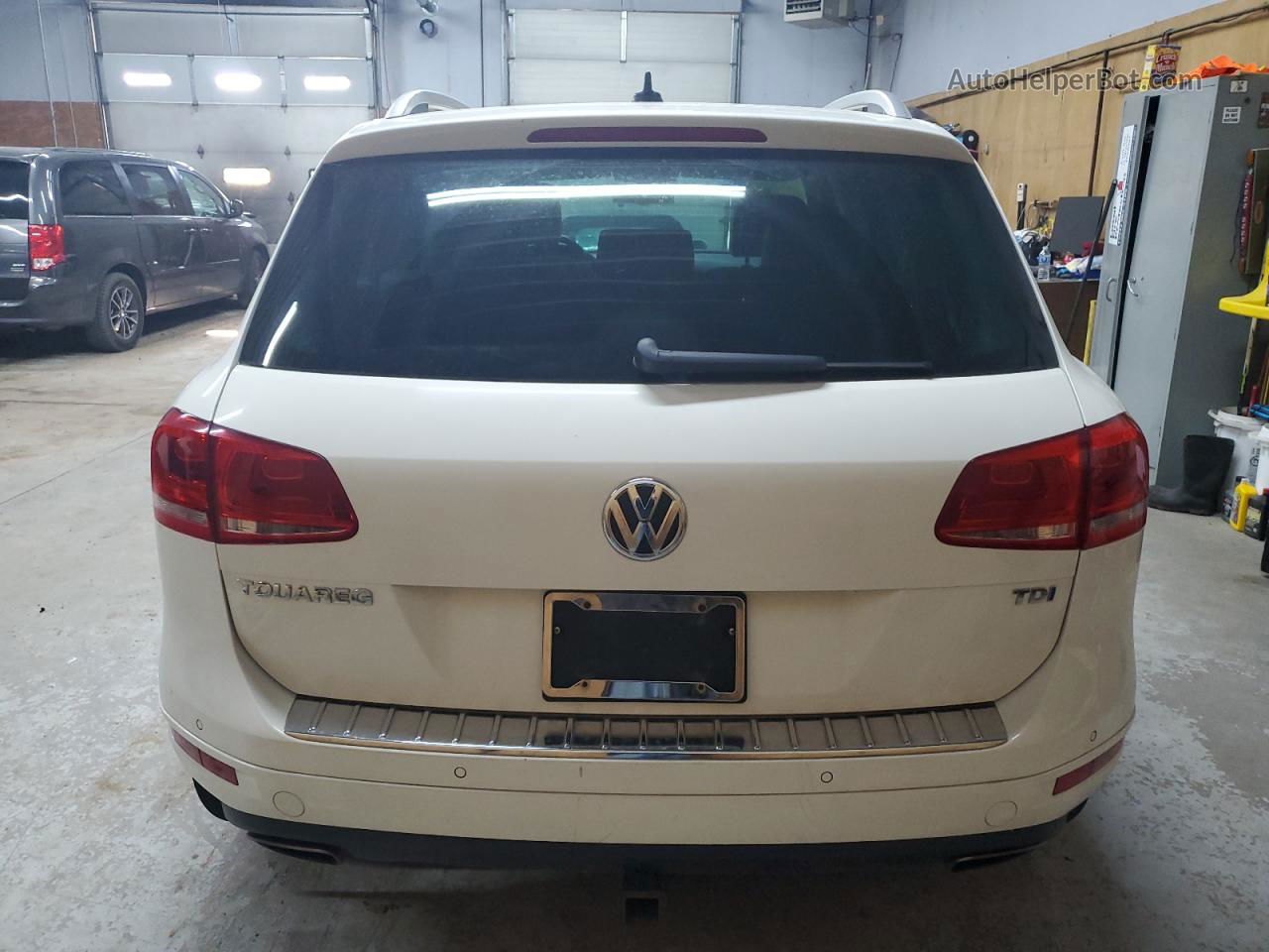 2012 Volkswagen Touareg V6 Tdi White vin: WVGFK9BPXCD004391