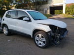 2016 Volkswagen Tiguan Comfortline Белый vin: WVGJV7AX9GW504768