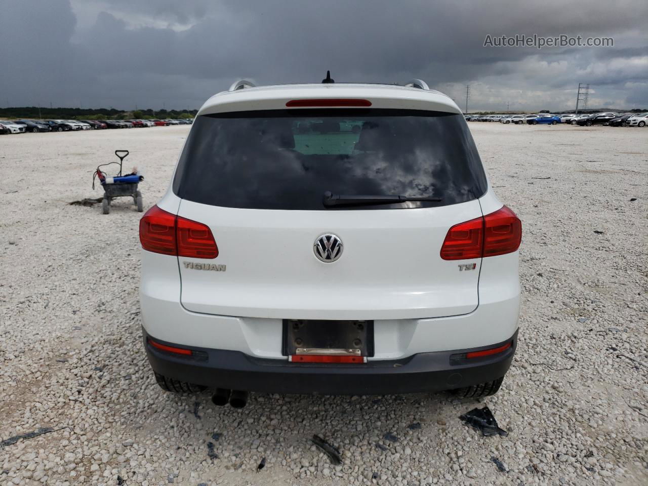 2017 Volkswagen Tiguan Wolfsburg White vin: WVGRV7AX2HW500338