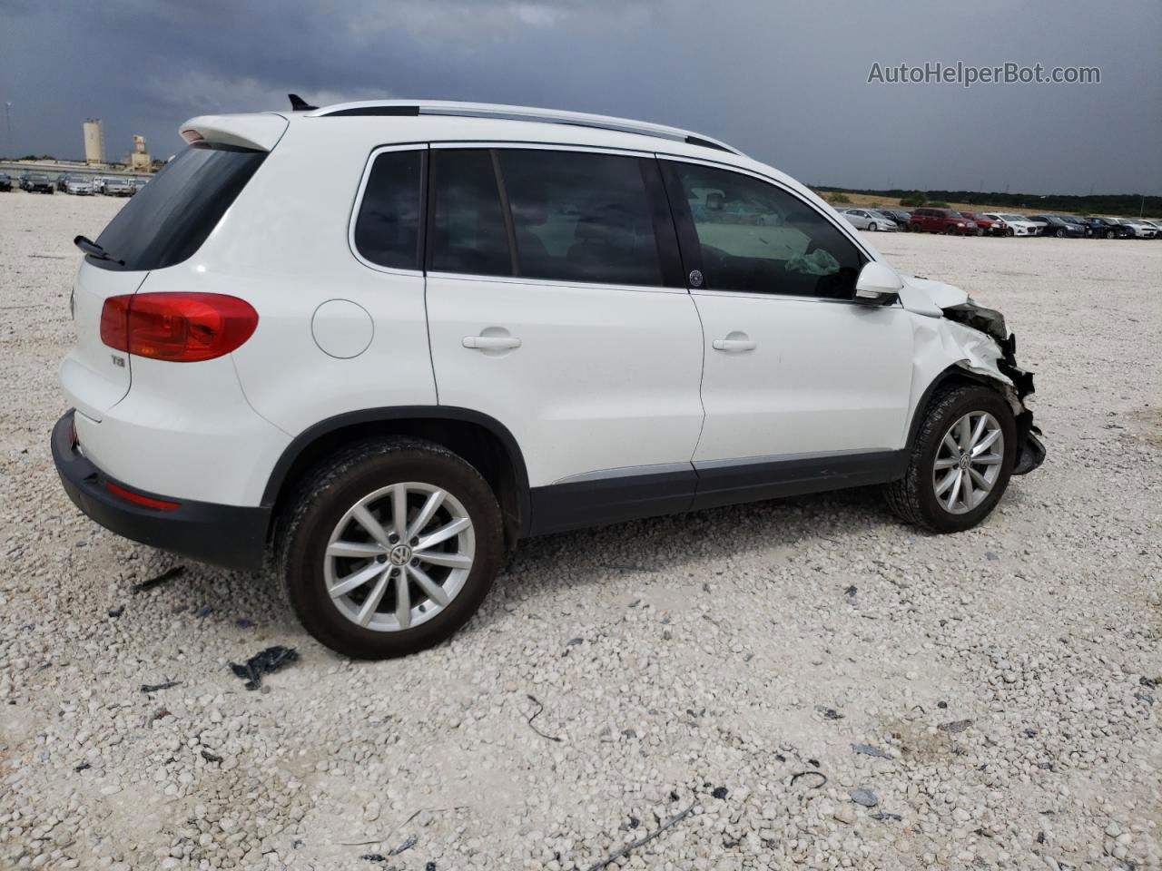 2017 Volkswagen Tiguan Wolfsburg White vin: WVGRV7AX2HW500338