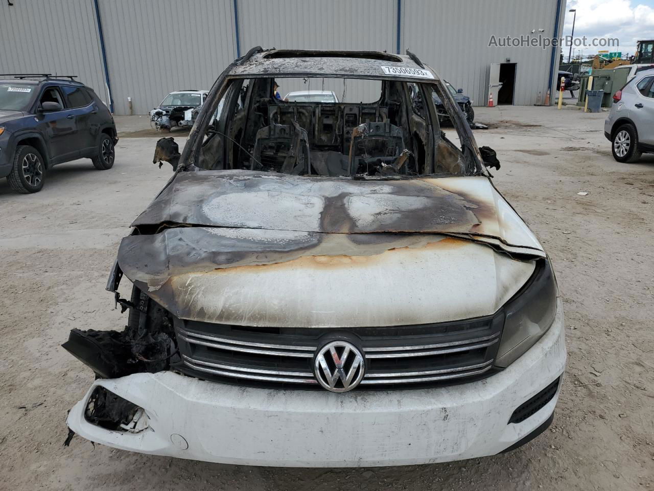 2017 Volkswagen Tiguan Wolfsburg Burn vin: WVGRV7AX3HW504933