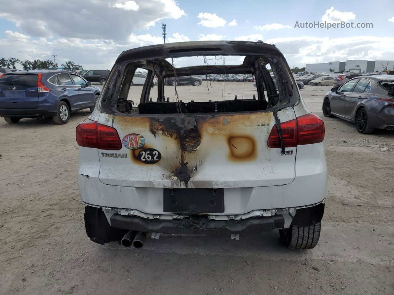 2017 Volkswagen Tiguan Wolfsburg Burn vin: WVGRV7AX3HW504933