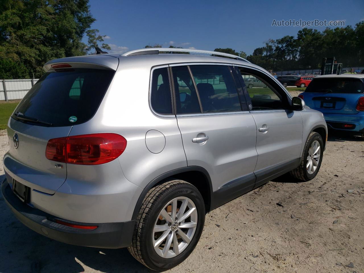 2017 Volkswagen Tiguan Wolfsburg Серебряный vin: WVGRV7AX6HW503615