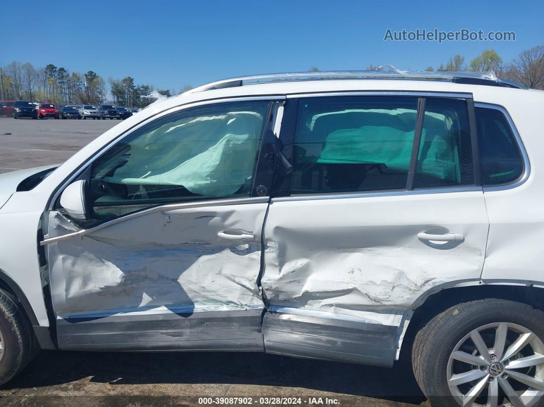 2017 Volkswagen Tiguan 2.0t Wolfsburg Edition White vin: WVGSV7AX4HK026451