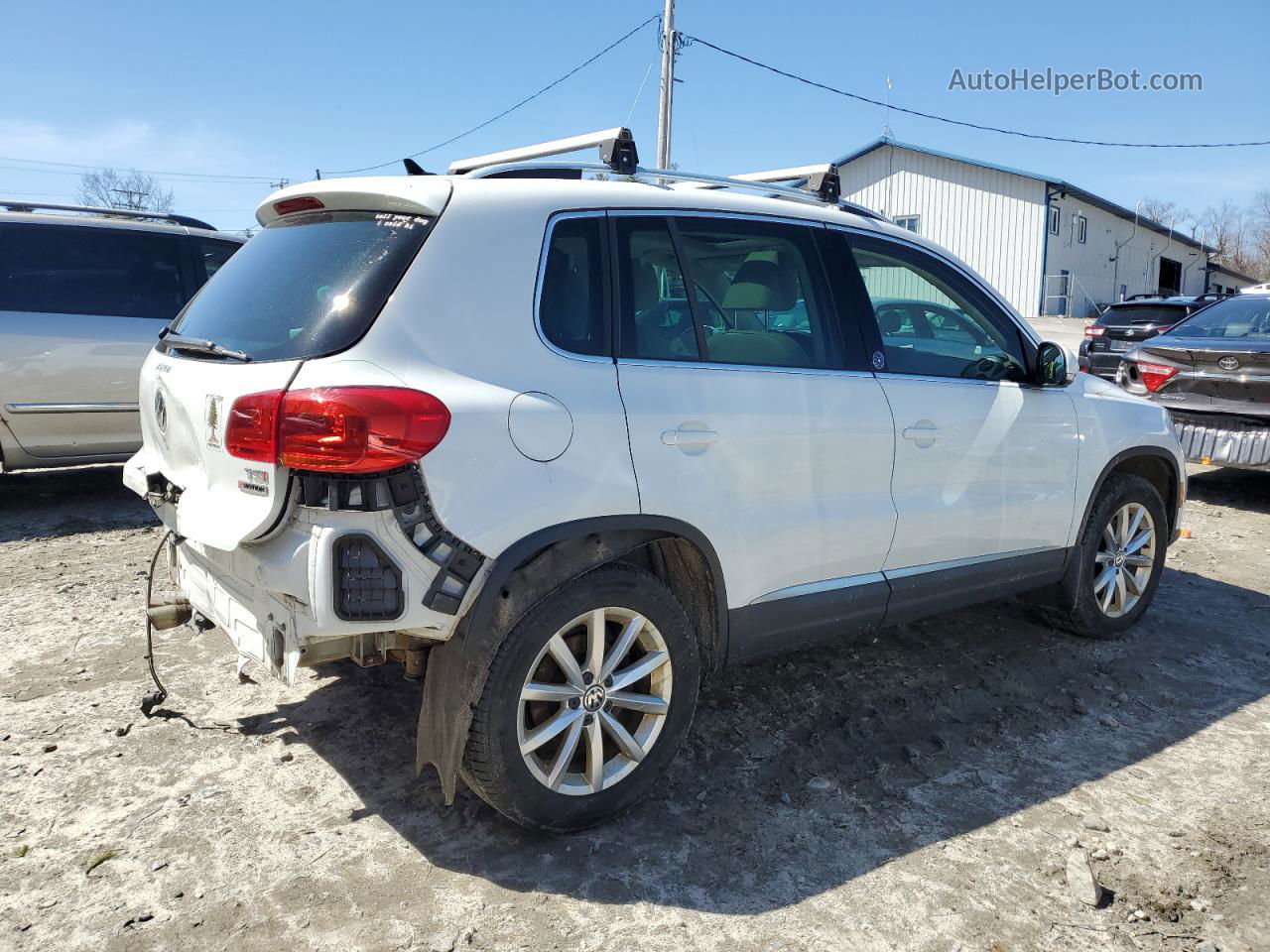 2017 Volkswagen Tiguan Wolfsburg Белый vin: WVGSV7AX5HK004037