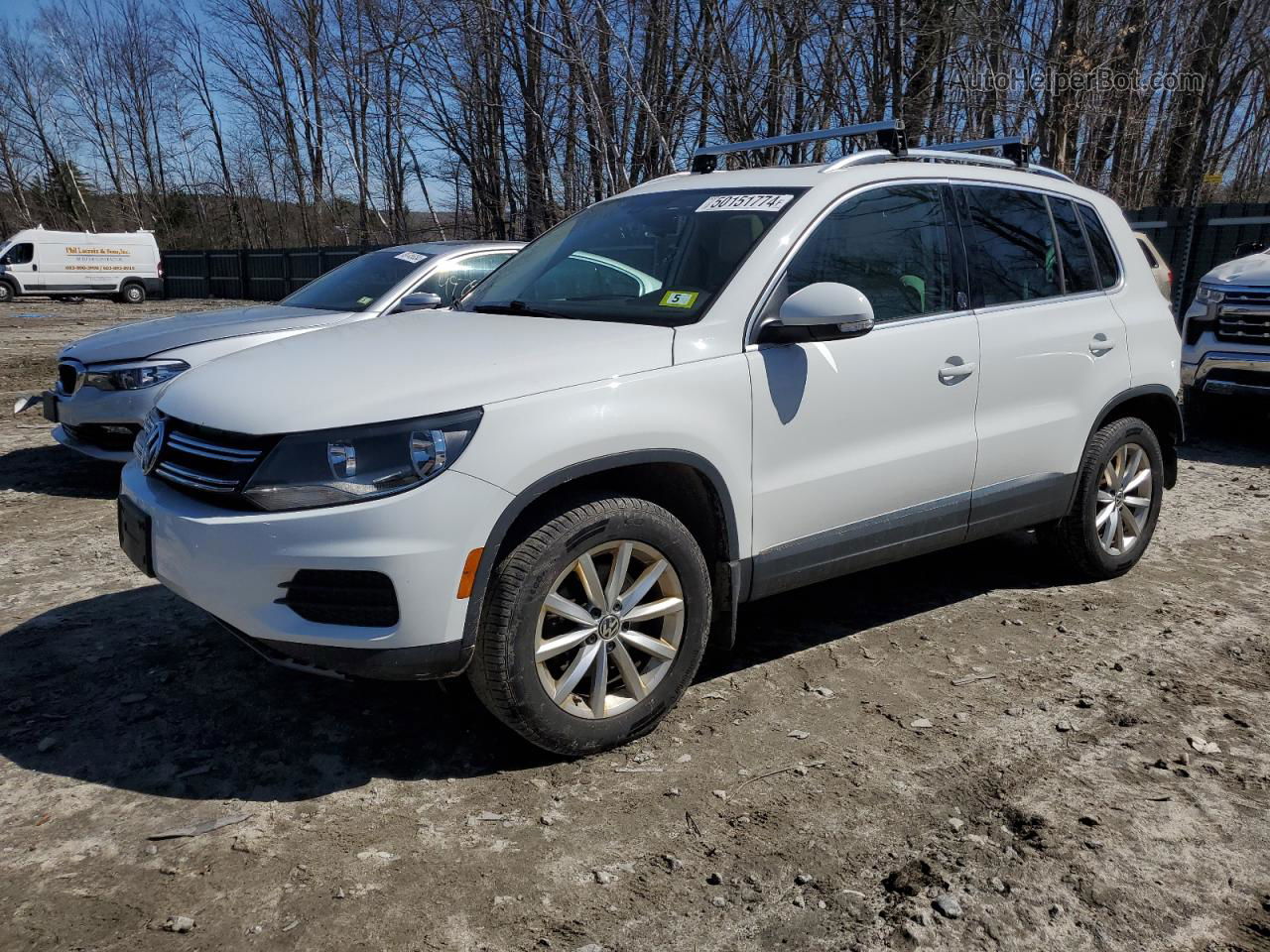 2017 Volkswagen Tiguan Wolfsburg Белый vin: WVGSV7AX5HK004037