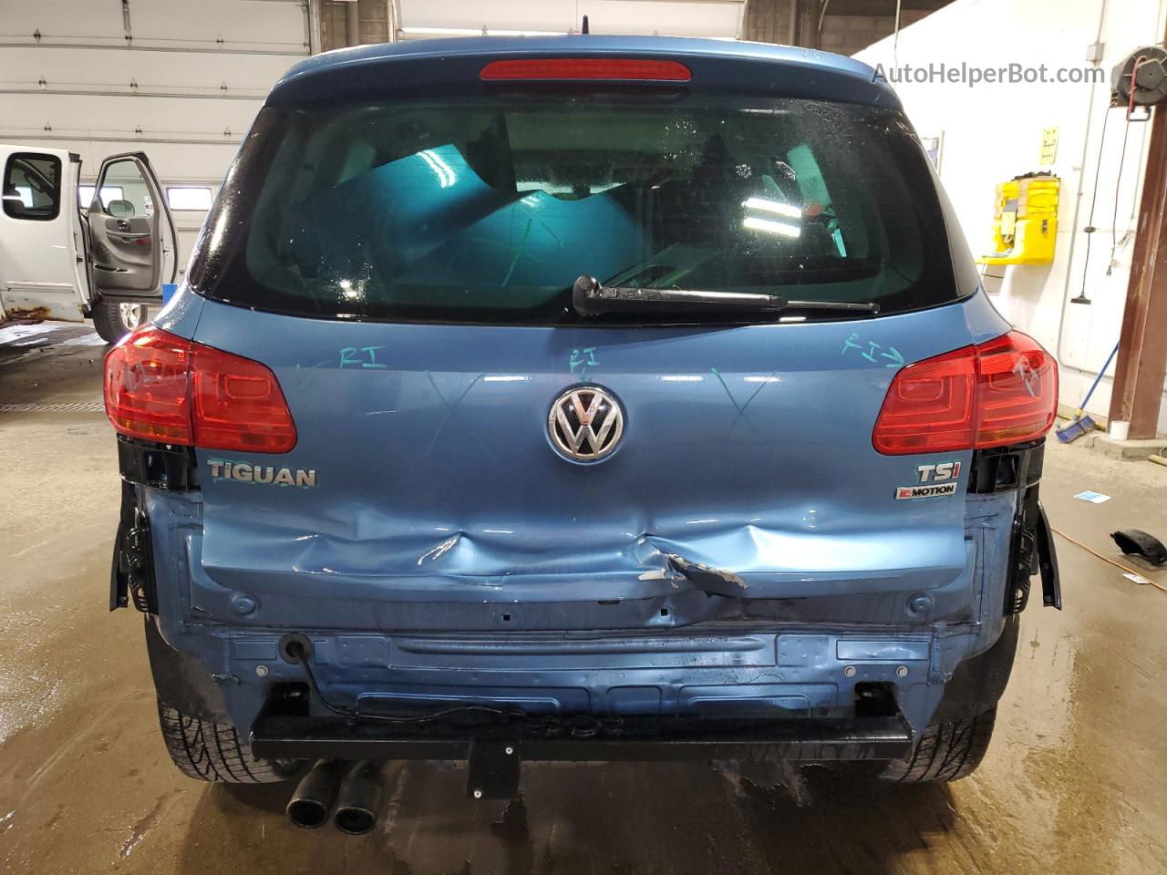 2017 Volkswagen Tiguan Wolfsburg Blue vin: WVGSV7AX6HK010199