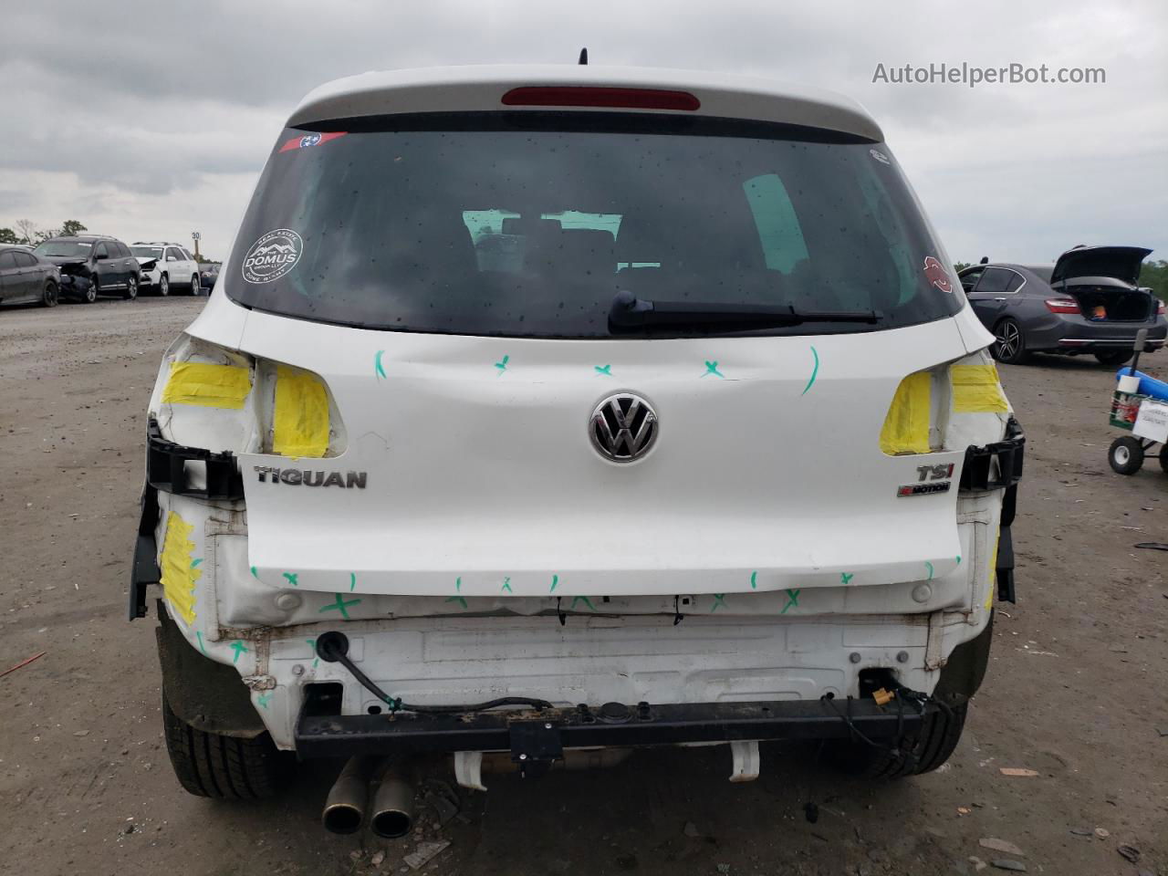 2017 Volkswagen Tiguan Wolfsburg White vin: WVGSV7AX7HK010177