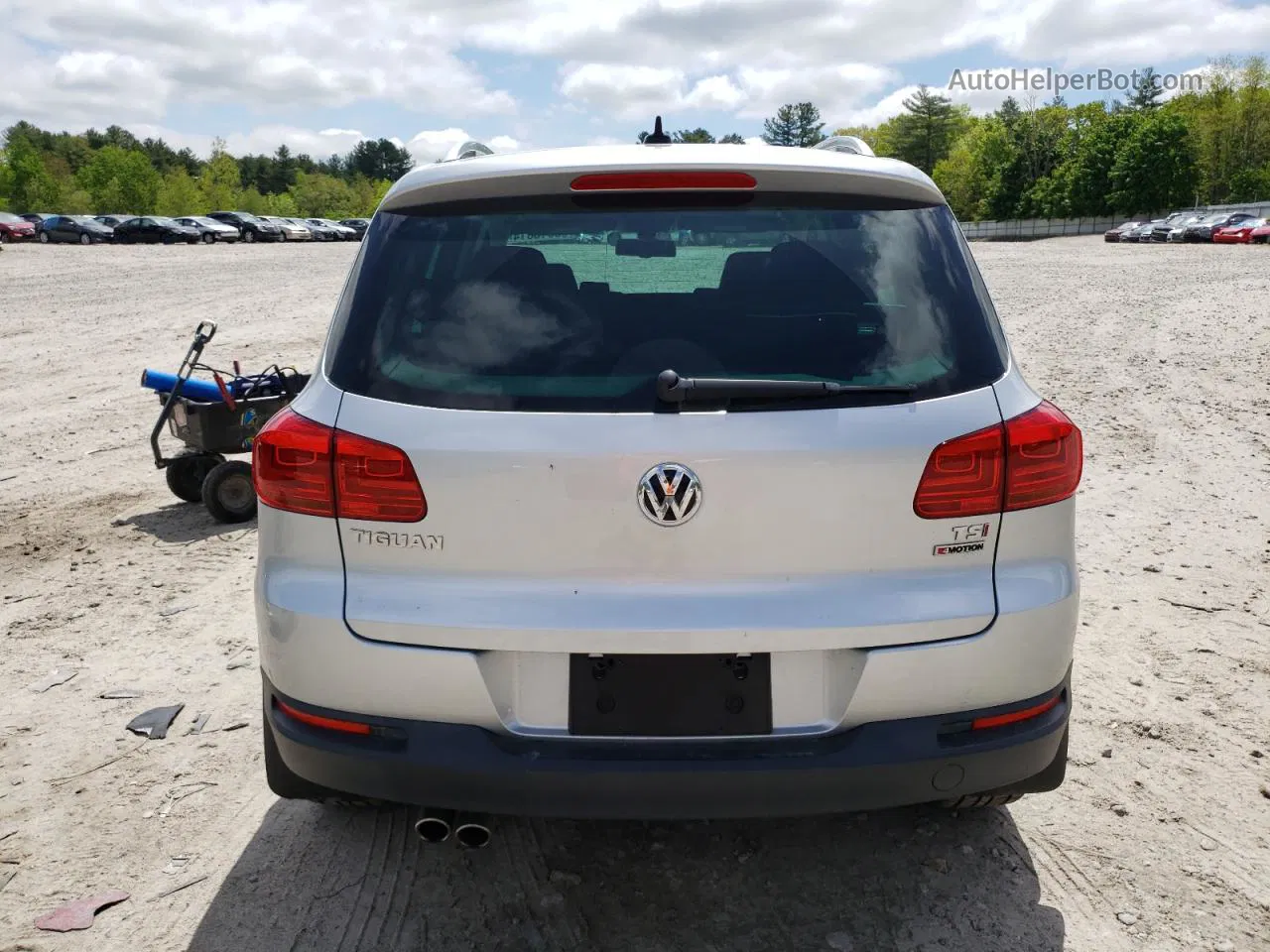 2017 Volkswagen Tiguan Wolfsburg Silver vin: WVGSV7AX9HK024467