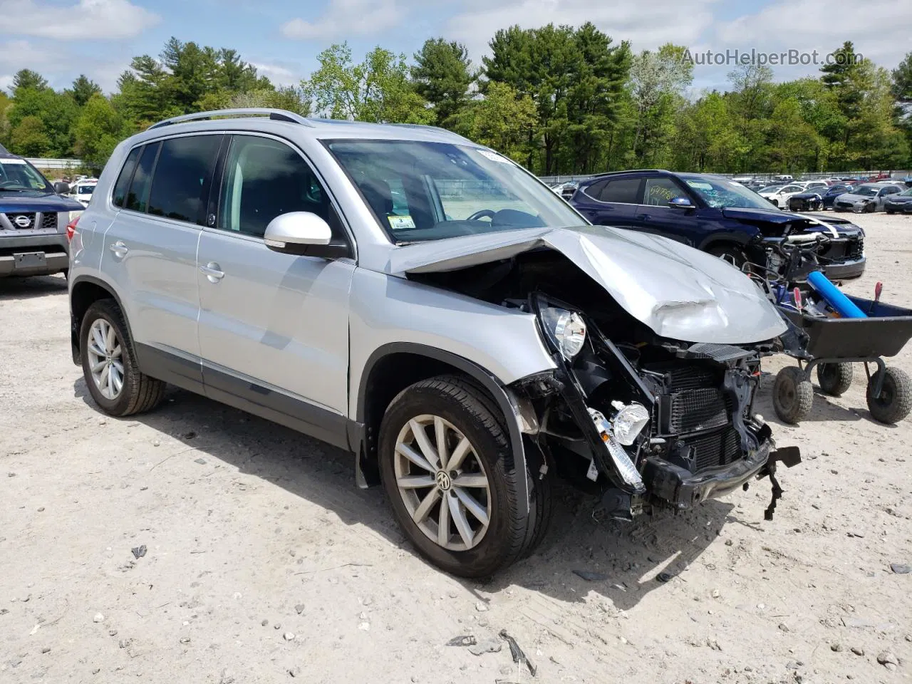 2017 Volkswagen Tiguan Wolfsburg Silver vin: WVGSV7AX9HK024467