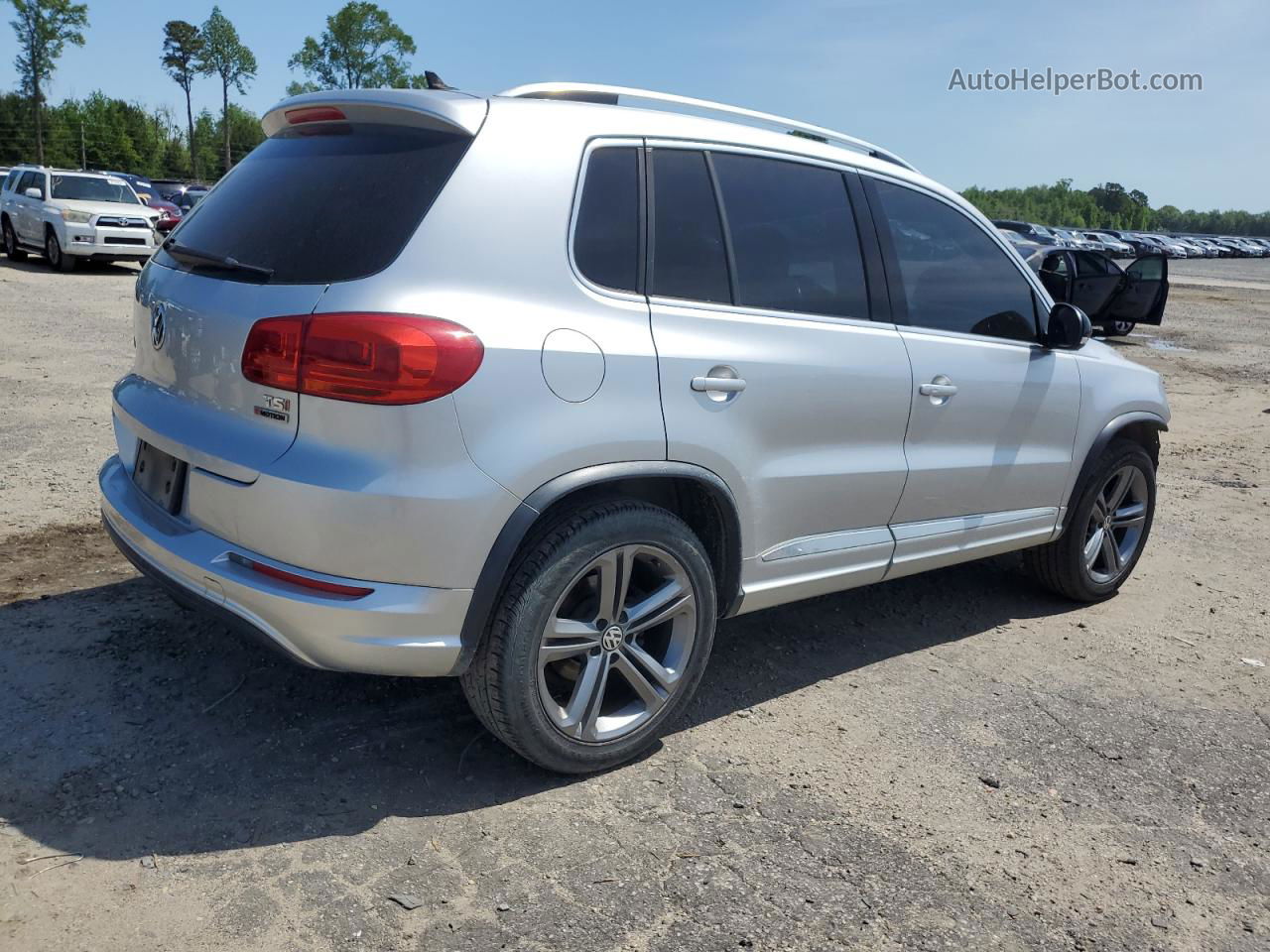 2017 Volkswagen Tiguan Sport Silver vin: WVGUV7AXXHW504504