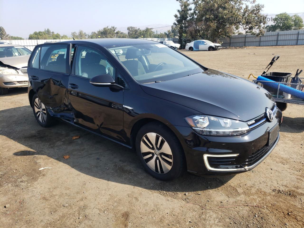 2019 Volkswagen E-golf Se Черный vin: WVWKR7AU7KW912617