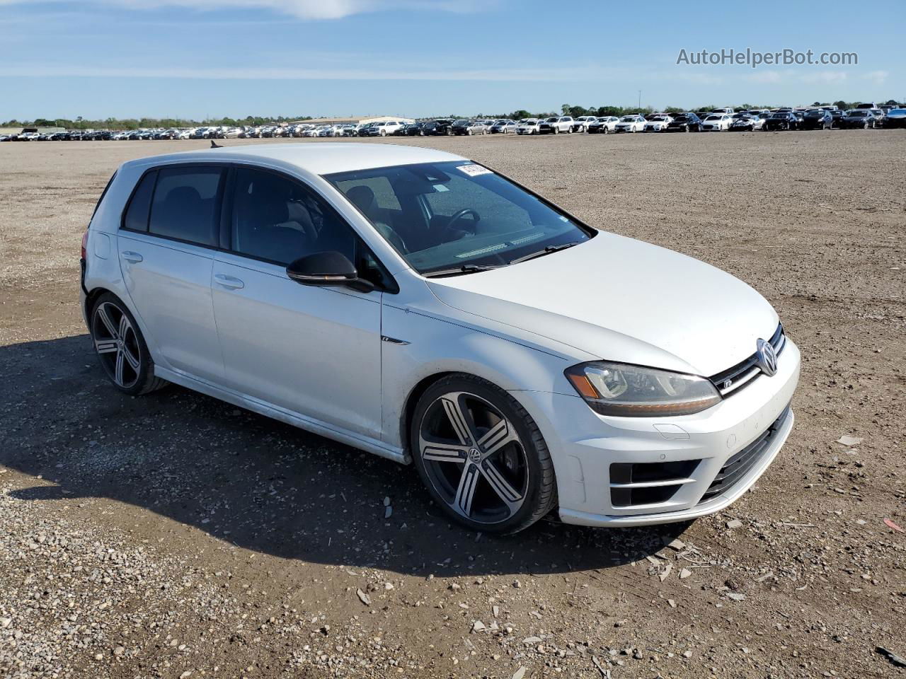 2016 Volkswagen Golf R  Белый vin: WVWUF7AU1GW233144