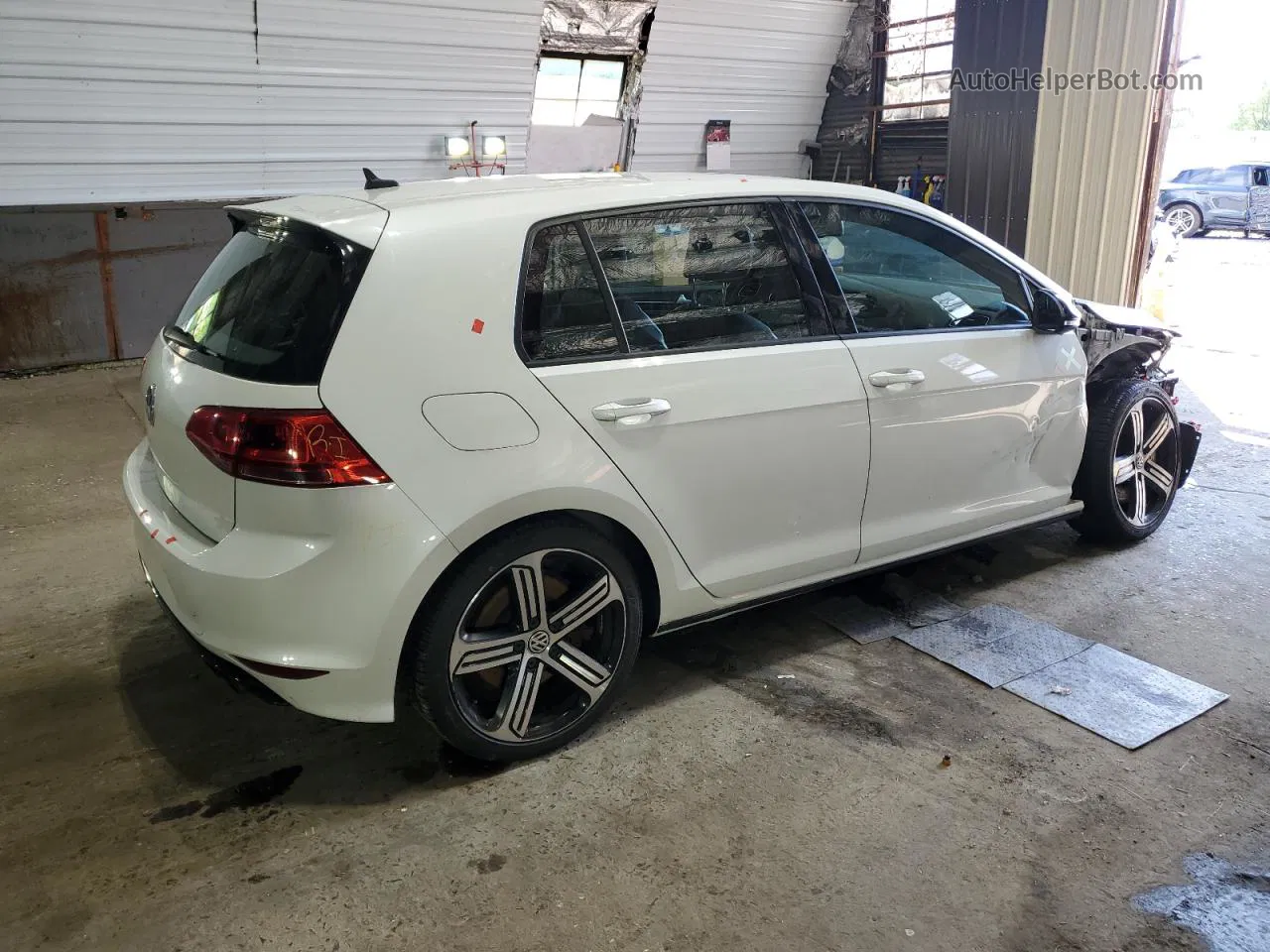 2016 Volkswagen Golf R  White vin: WVWUF7AUXGW186115