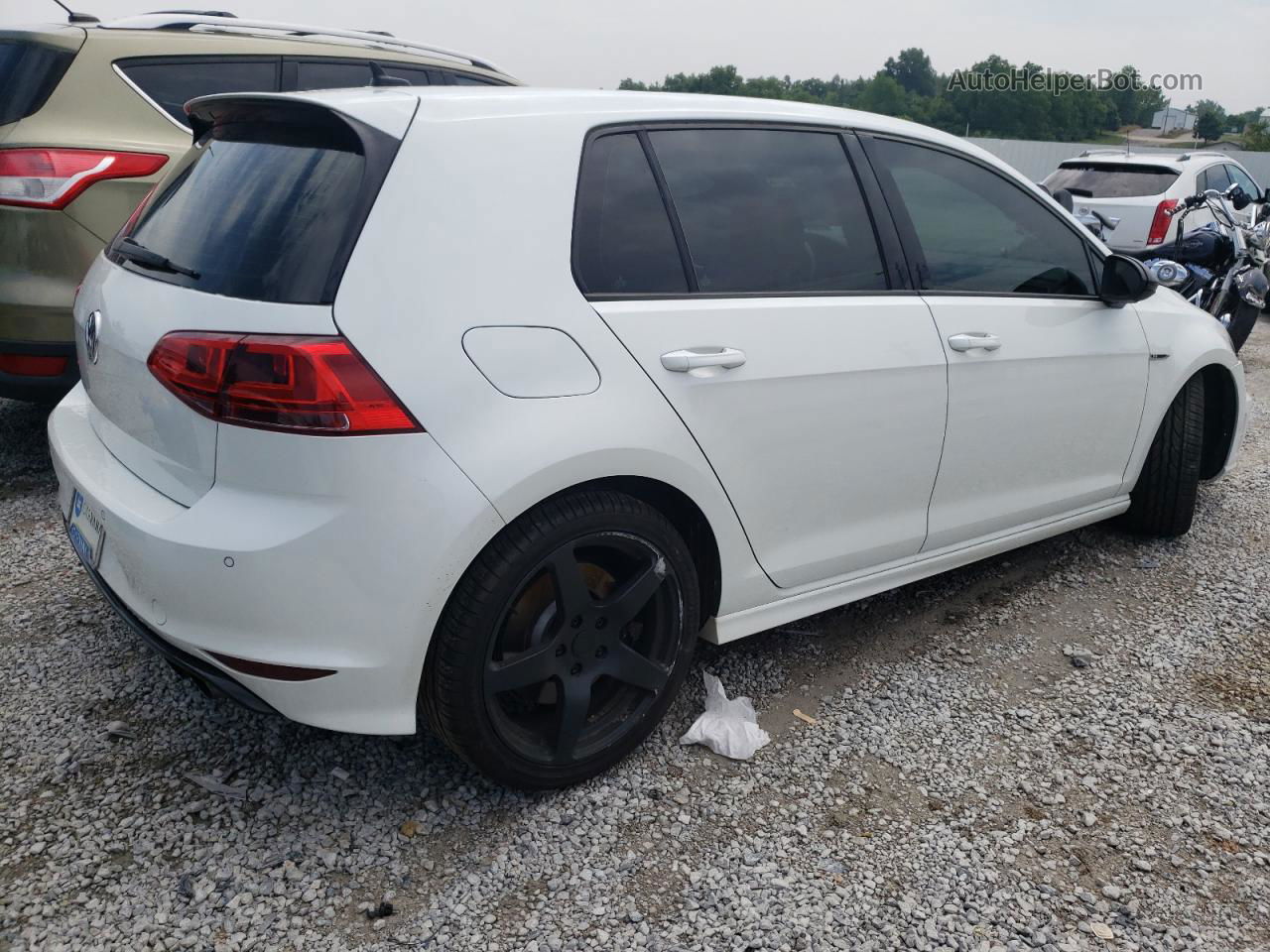 2017 Volkswagen Golf R  White vin: WVWVF7AU9HW099604