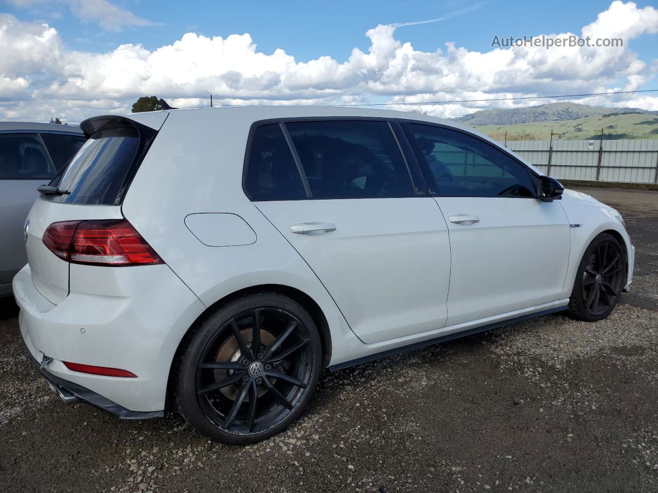 2019 Volkswagen Golf R  Белый vin: WVWWA7AU5KW117333