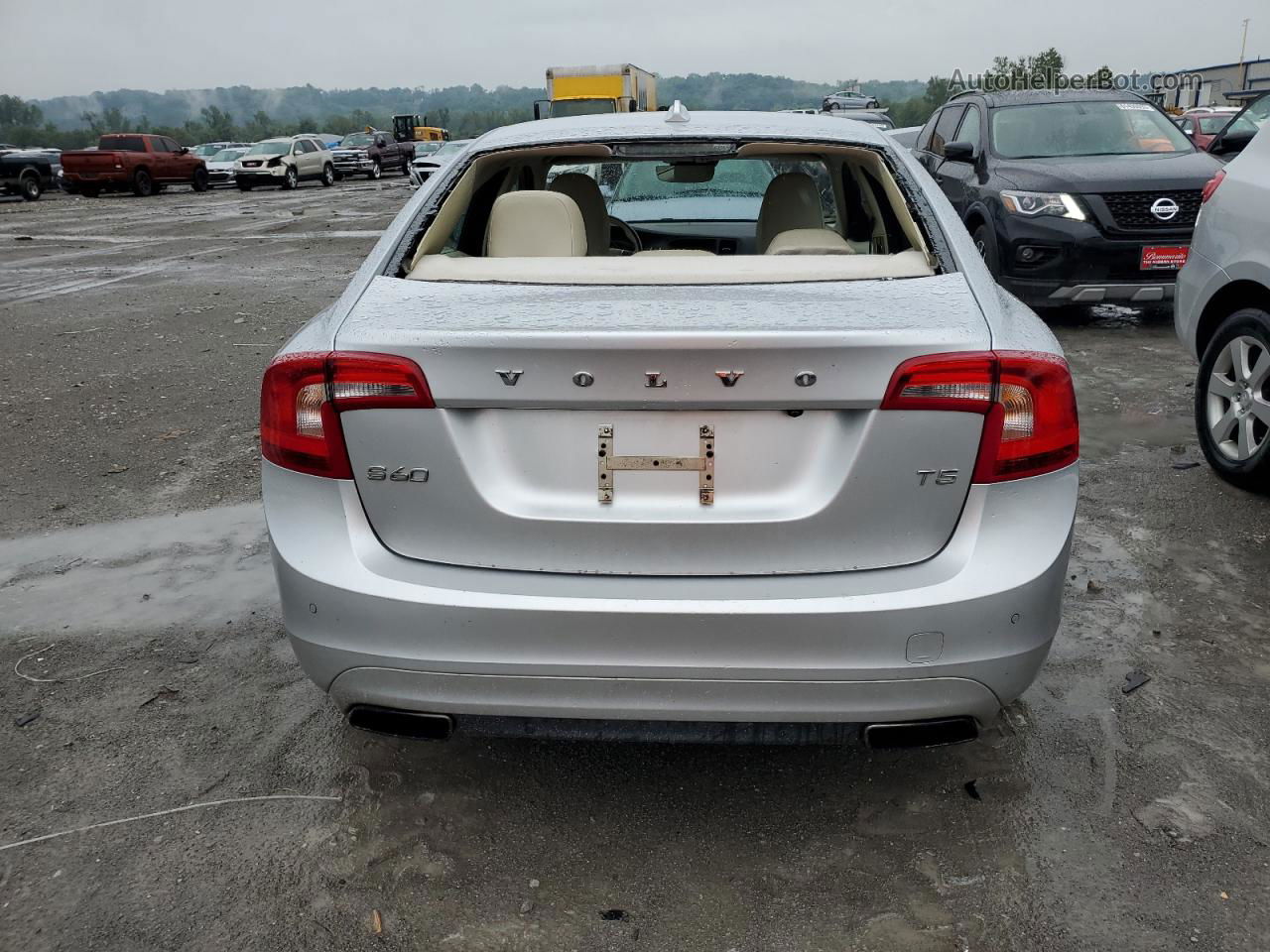 2015 Volvo S60 Premier Silver vin: YV126MFK9F1348416