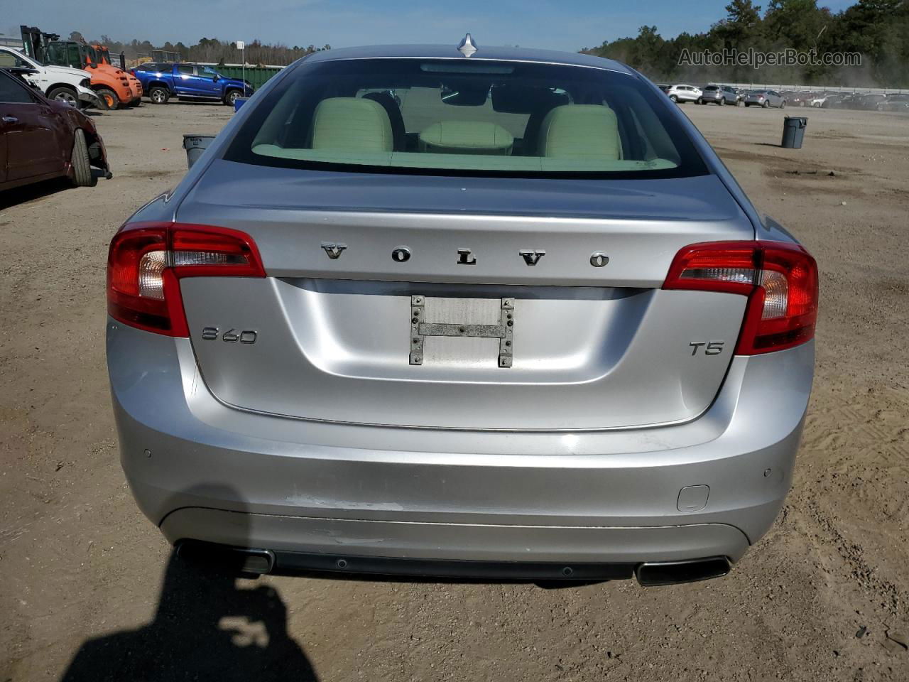 2015 Volvo S60 Premier Silver vin: YV126MFK9F1360033