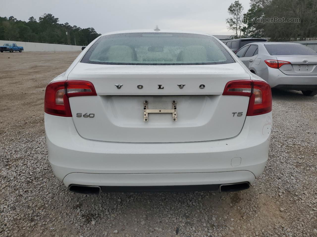 2015 Volvo S60 Premier White vin: YV140MFB3F1315812