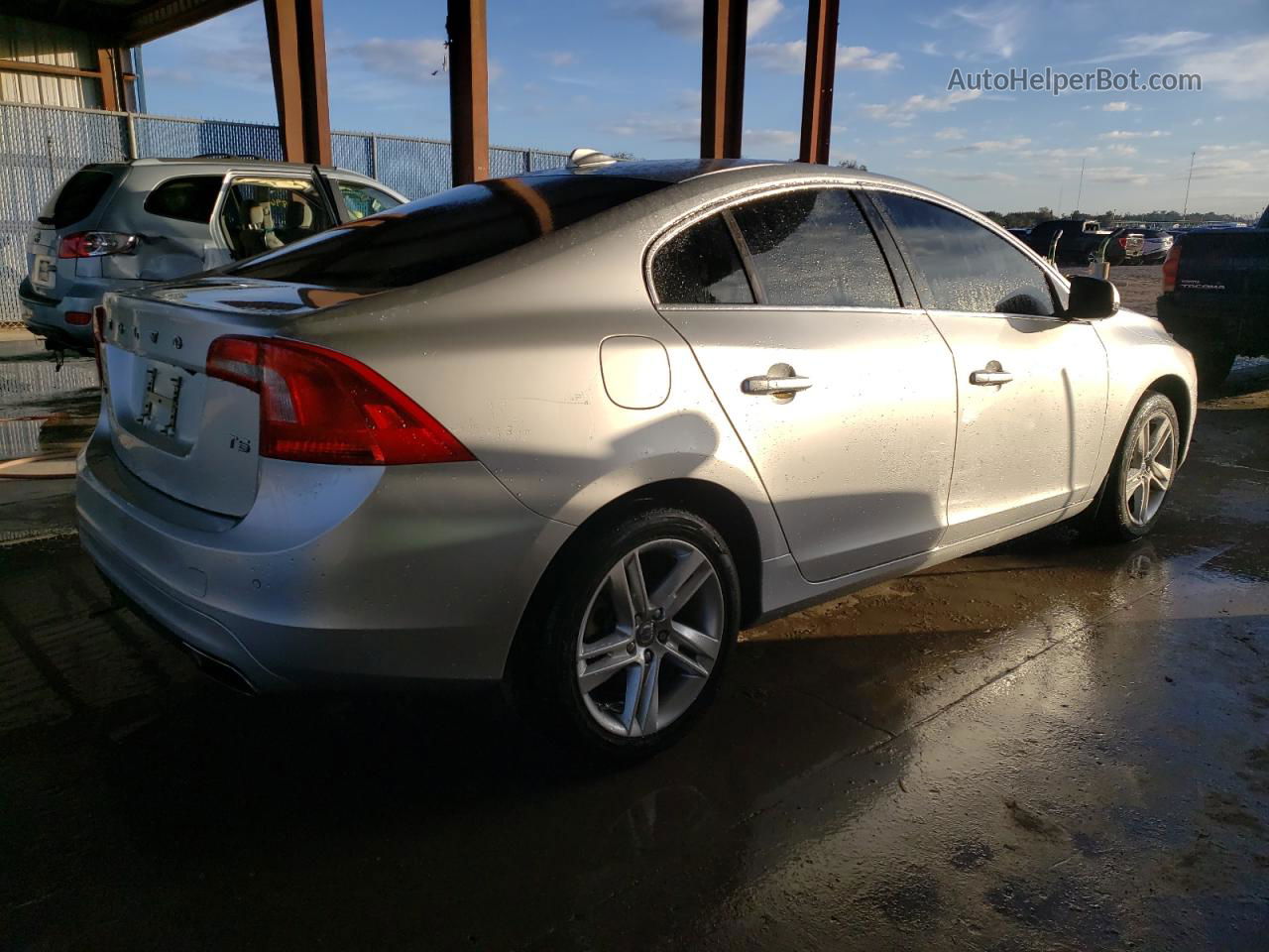 2015 Volvo S60 Premier+ Silver vin: YV140MFC7F1316633