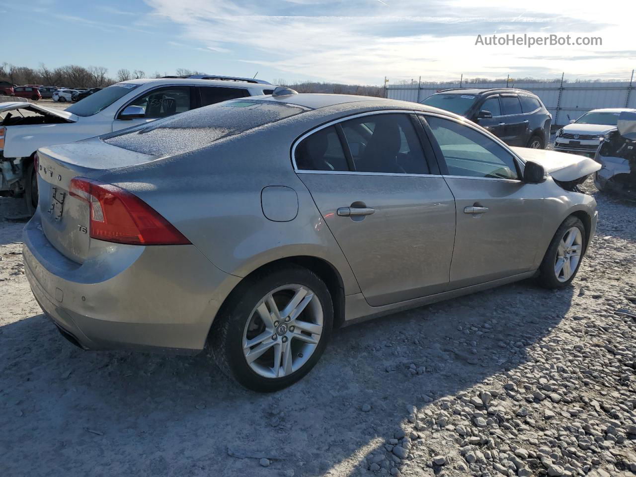 2015 Volvo S60 Premier Золотой vin: YV140MFK6F1347329