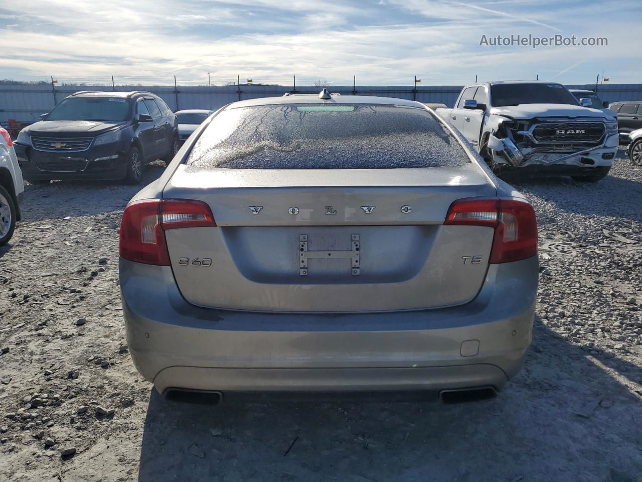 2015 Volvo S60 Premier Золотой vin: YV140MFK6F1347329