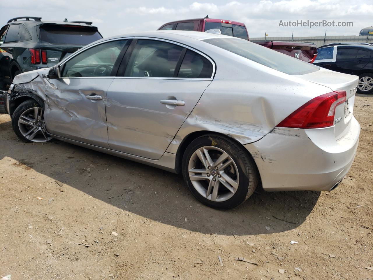 2015 Volvo S60 Premier Silver vin: YV140MFKXF1343493