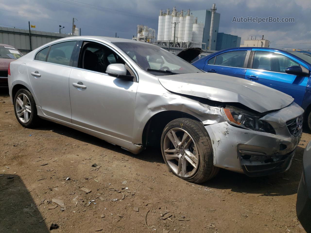 2015 Volvo S60 Premier Silver vin: YV140MFKXF1343493