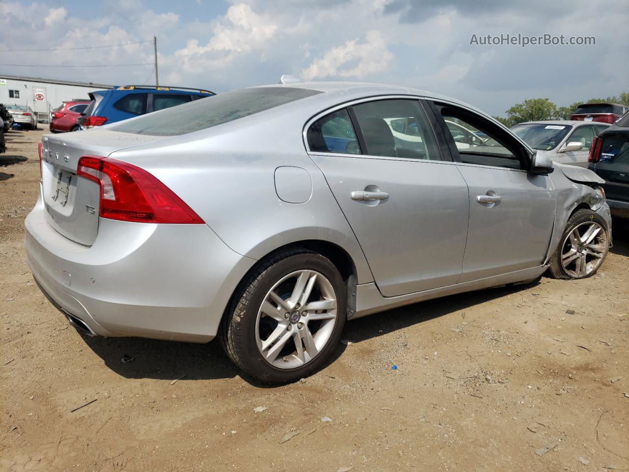 2015 Volvo S60 Premier Silver vin: YV140MFKXF1343493