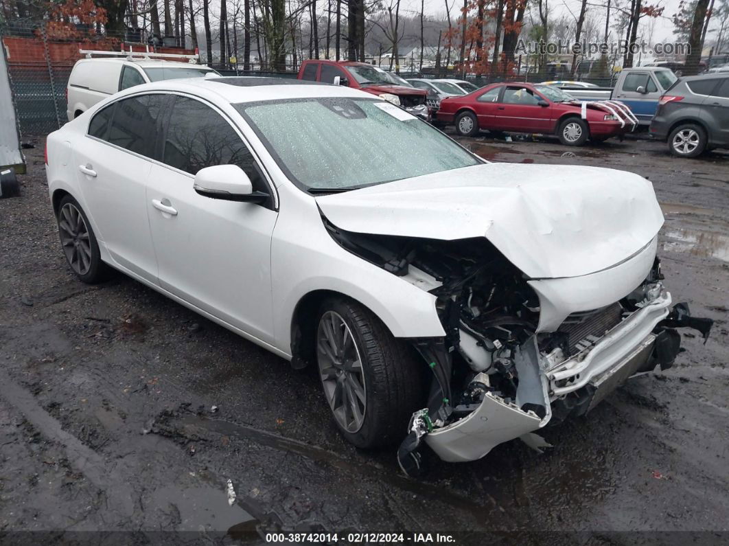 2015 Volvo S60 T6 Platinum White vin: YV149MFM6F1332983