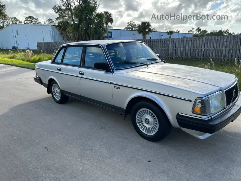 アイクレオ Price & History 1986 Volvo 244 Dl 2.3l 4 vin