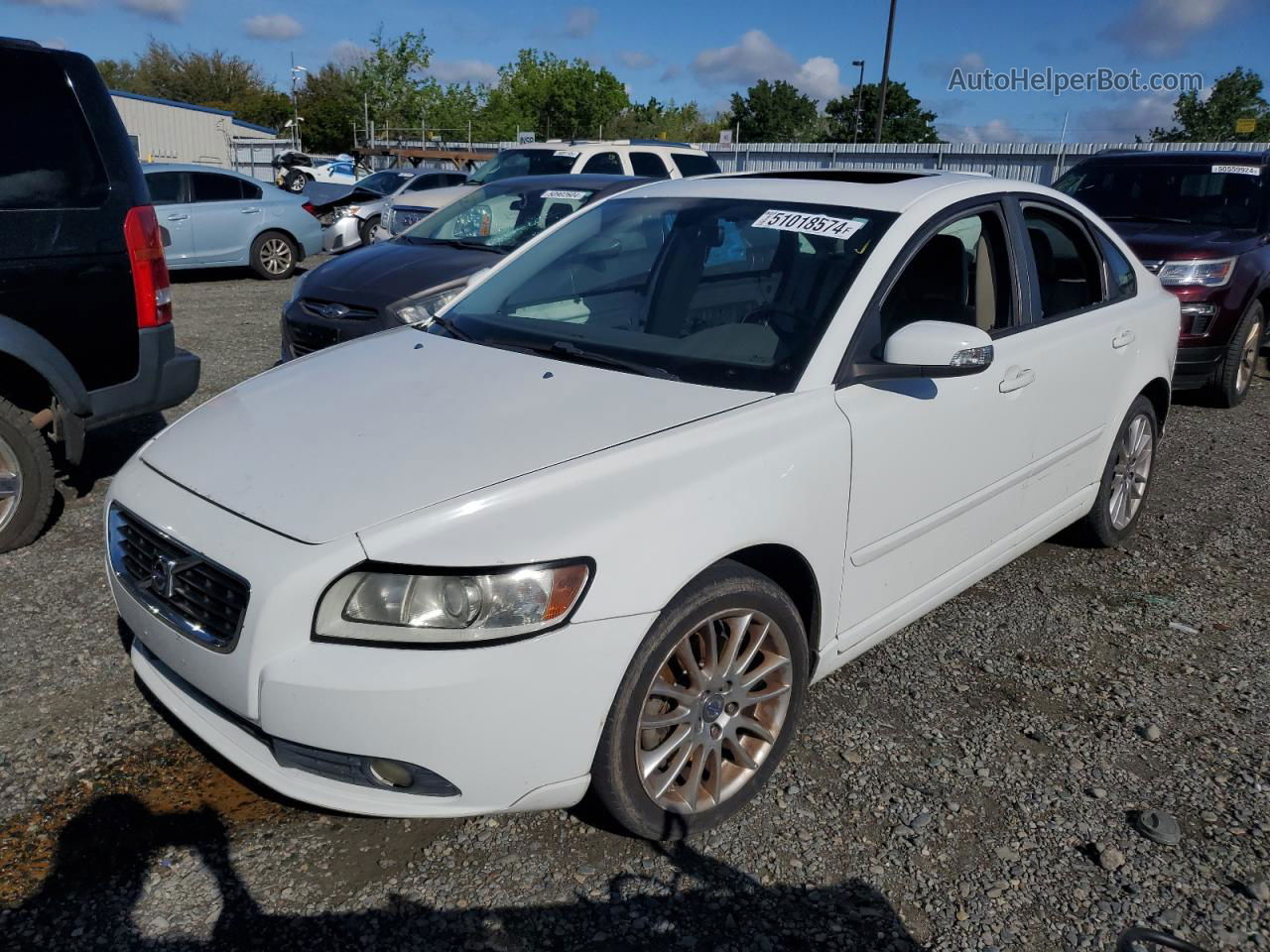 2009 Volvo S40 2.4i White vin: YV1MS390192433998