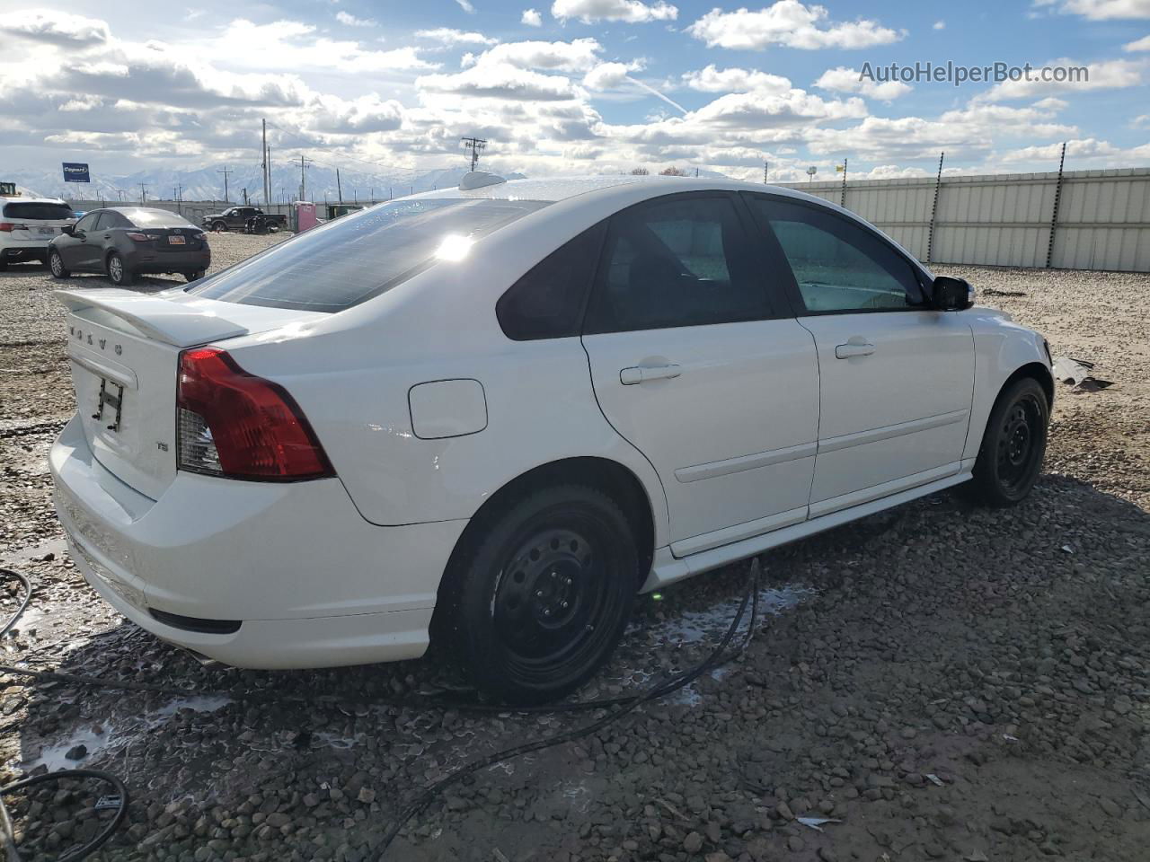 2009 Volvo S40 T5 White vin: YV1MS672X92447372