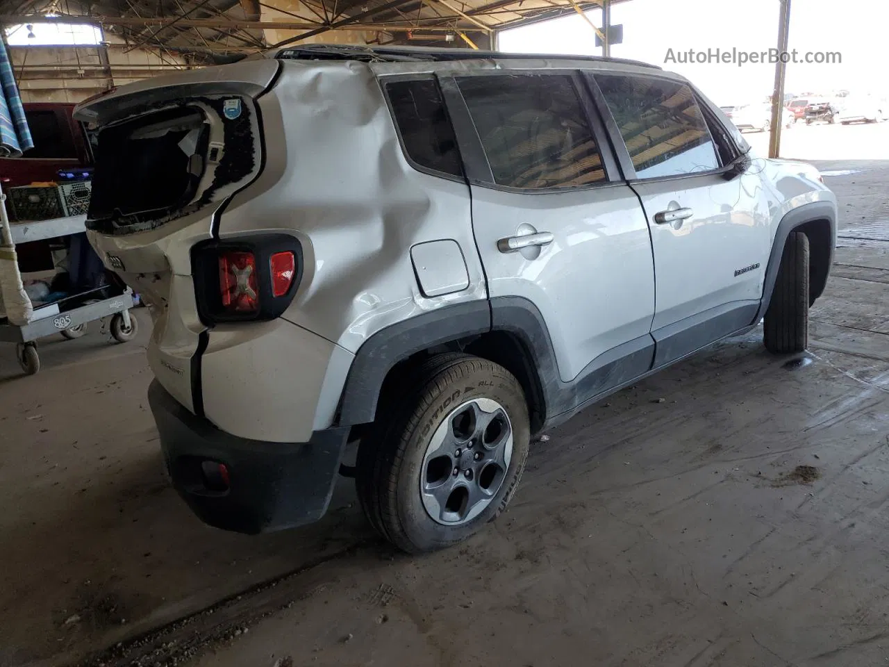 2017 Jeep Renegade Sport Серебряный vin: ZACCJAAB4HPE44634